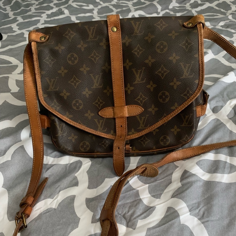 Louis Vuitton Saumur 30